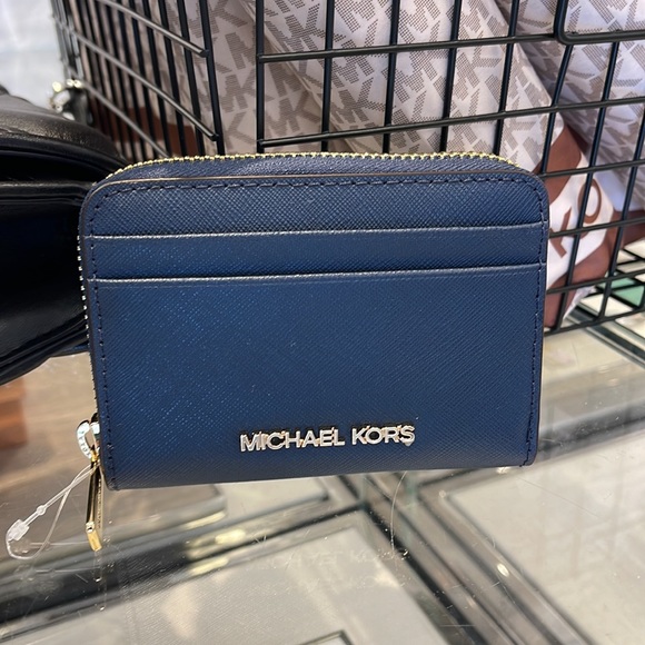 Michael Kors Jet Set Travel Medium Zip Around Card Case 
Color: Navy 
NWT - Picture 14 of 16